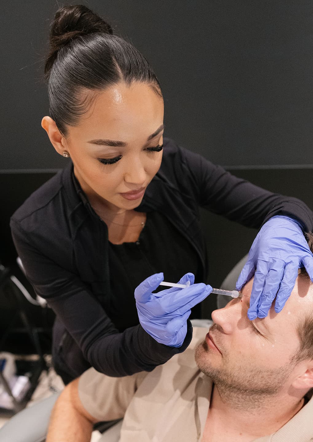 Non-surgical facelift procedures